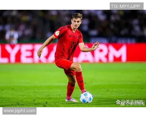 拜仁慕尼黑签下年轻后卫，提升后防实力