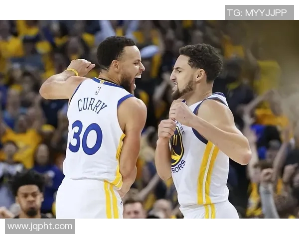 勇士队大胜篮网队,展示强大实力 勇士队大胜篮网队,展示强大实力